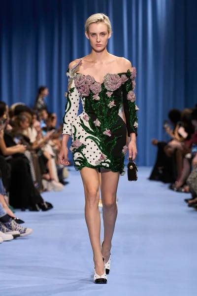 Look 50